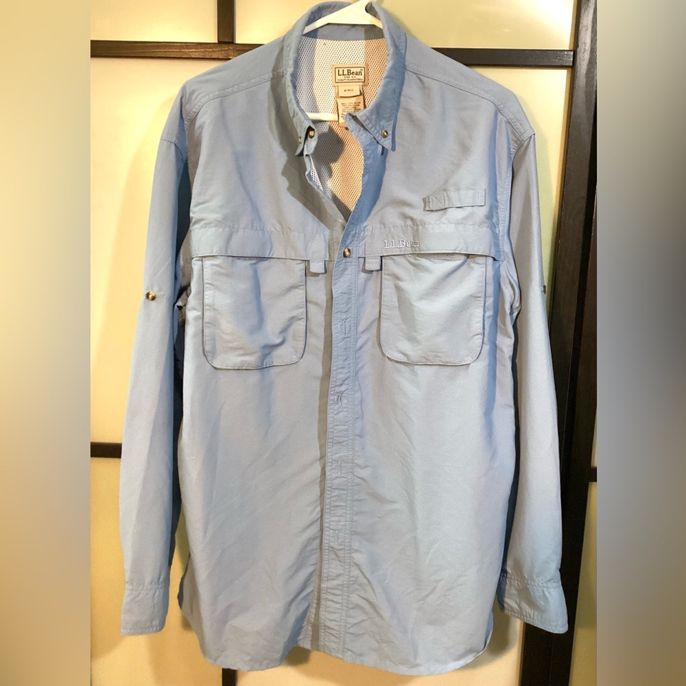 LL Bean l/s shirt with pockets. Size M